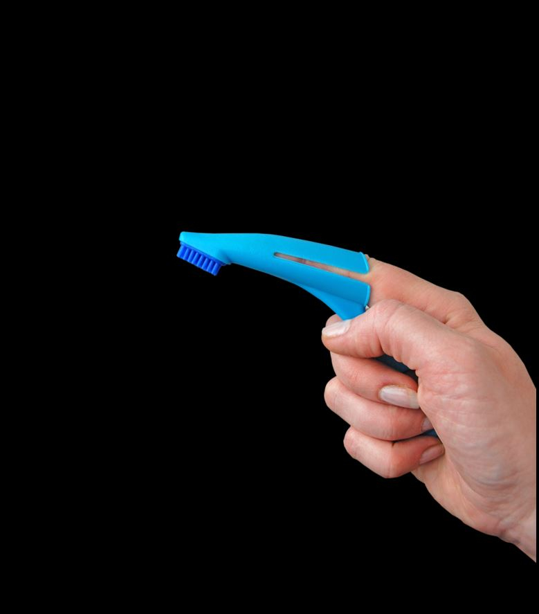 Анатомическая зубная щетка для приучения к зубной гигиене для крупных и средних пород, Japan Premium Pet